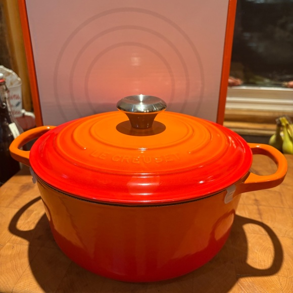 Le Creuset Dutch oven NIB - Picture 3 of 13